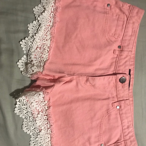 Harper Shorts - Picture 1 of 2